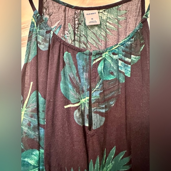 Old Navy - Tropical Leaf Halter Style Tank - In perfect condition! - Picture 3 of 7